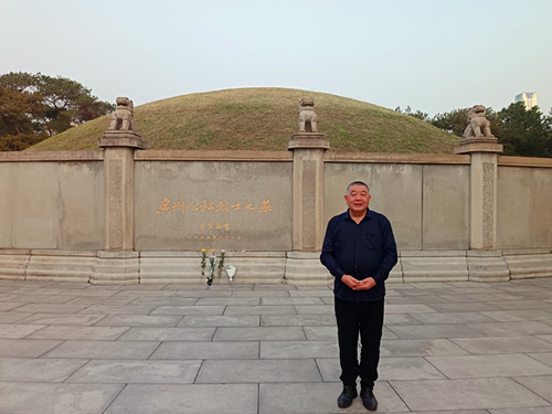 2025年12月5日广州市中山二路92号的广州起义烈士陵园正门内  东侧_副本.jpg